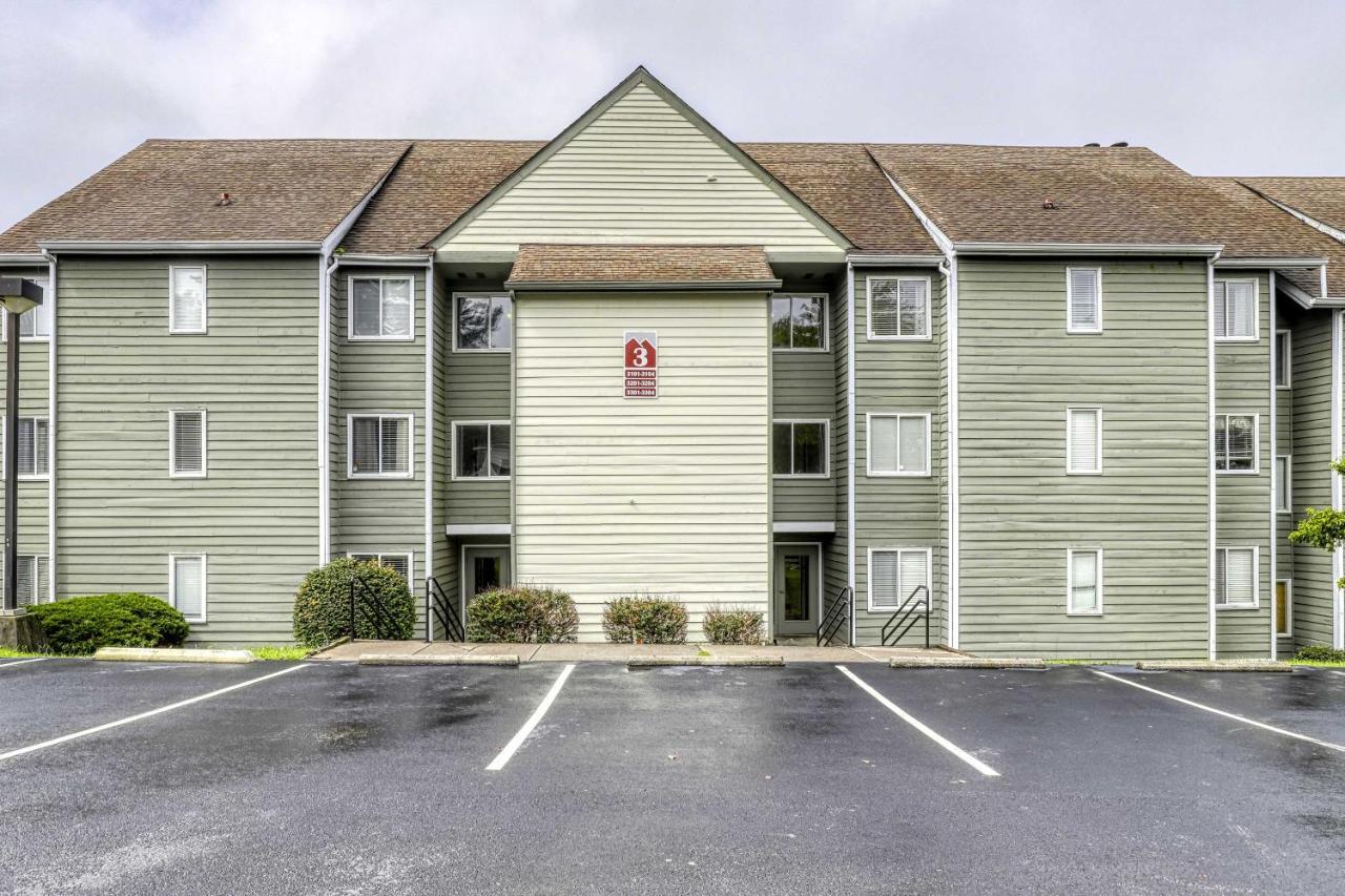 Cozy Resort-Style Gatlinburg Condo Indoor Pool! Экстерьер фото